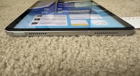 Mint
													Apple iPad 10th Gen - Unlocked, Silver, 64 GB, A2757, photo 5 of 7
