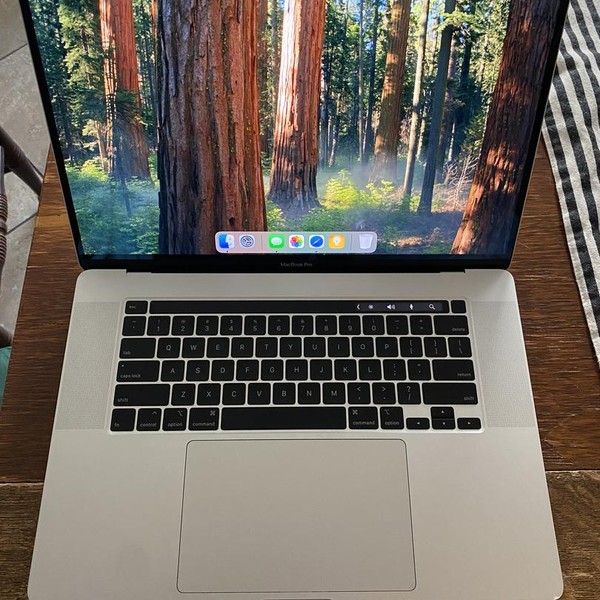 MacBook Pro 2019 - 16 inch - 1 TB, Silver, 32 GB, Intel Core i9