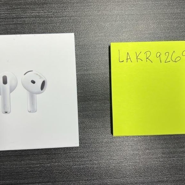 Apple AirPods (4th Gen) - Standard