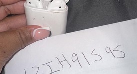 Used
													Apple AirPods 2nd Gen - Wireless Case, photo 2 of 4