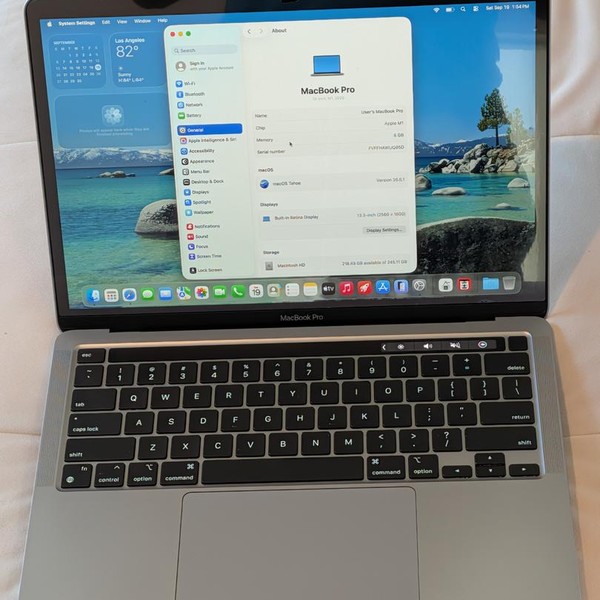 MacBook Pro 2020 - 13 inch - 256 GB, Gray, 8 GB, Apple M1