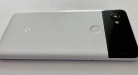 Good
													Google Pixel 2 XL - Verizon, Black & White, 64 GB, Verizon Edition, photo 4 of 7