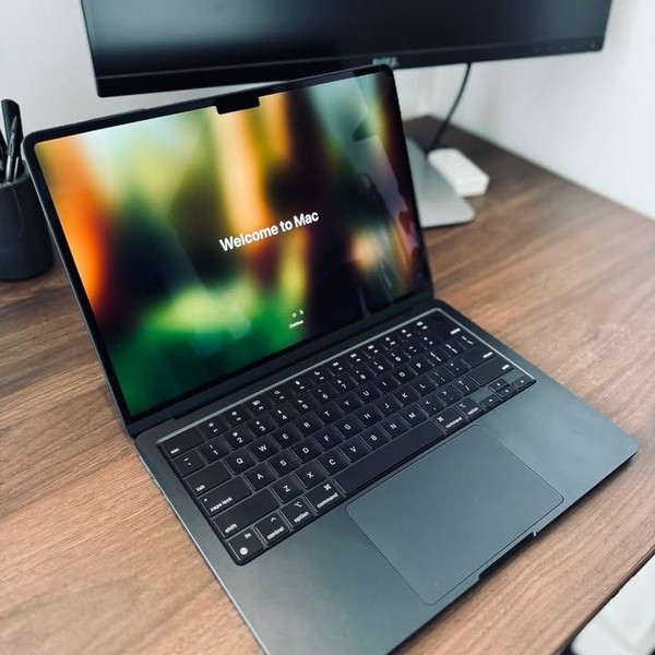 MacBook Air 2024 (M3) - 13 inch - 256 GB, Midnight, 8 GB, Apple M3, 8-core GPU