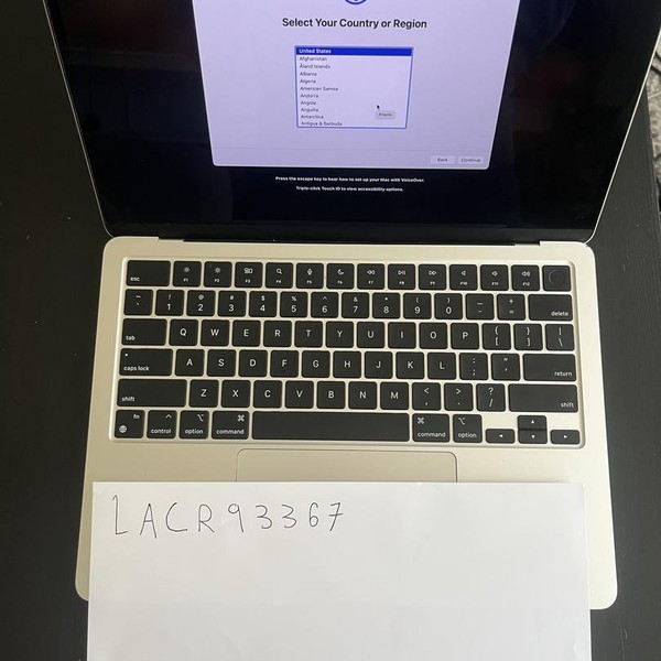 MacBook Air 2022 (M2) - 13 inch - 256 GB, Silver, 16 GB, Apple M2