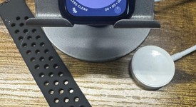Good
													Apple Watch SE 2nd Gen 40mm - Unlocked, Midnight, A2726 - Cellular, Aluminum, photo 3 of 11
