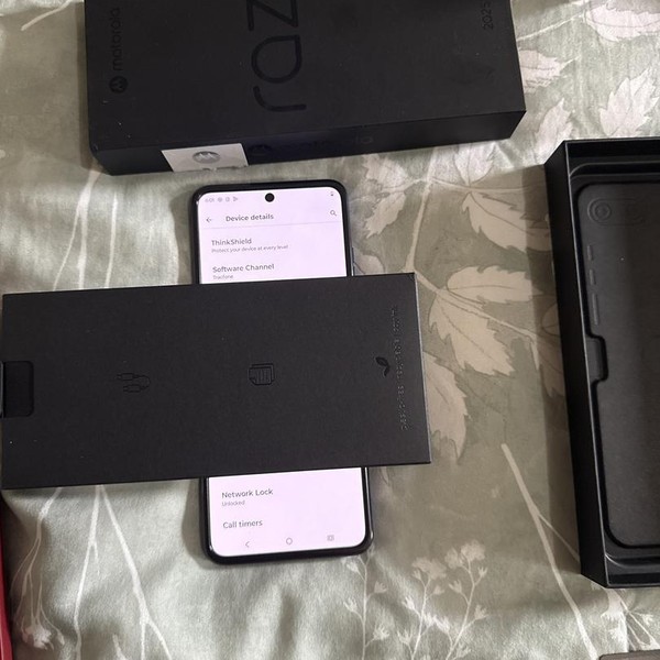 Motorola Razr (2025) - Total by Verizon, 256 GB, Blue, 8 GB