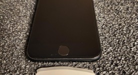 Fair
													Apple iPhone SE 3rd Gen 2022 - T-Mobile, Midnight, 64 GB, A2595, photo 2 of 8