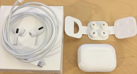 Used
													Apple AirPods Pro - Wireless Case, photo 2 of 5