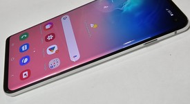 Mint
													Samsung Galaxy S10 - Unlocked, White, 128 GB, 8 GB, SM-G973U1, photo 3 of 7