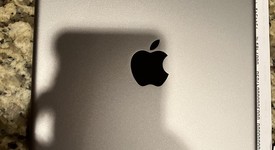 Good
													Apple iPad 6th Gen - Wi-Fi, Silver, 32 GB, A1893, photo 3 of 3