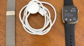 Good
													Apple Watch Series 9 41mm - Unlocked, Gold, A2982 - Cellular, Stainless, photo 4 of 5