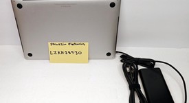 Good
													MacBook Pro 2018 (With Touch Bar) - 13" - I7, Silver, 1 TB, 16 GB, photo 5 of 29