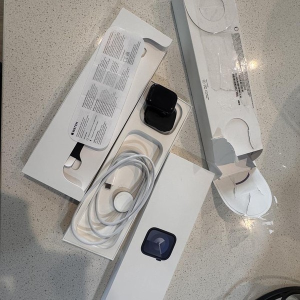 Apple Watch Series 9 41mm - Unlocked, Midnight, A2982 - Cellular, Aluminum