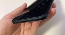 Good
													Apple iPhone SE 2nd Gen 2020 - Unlocked, Black, 64 GB, A2275, photo 4 of 9