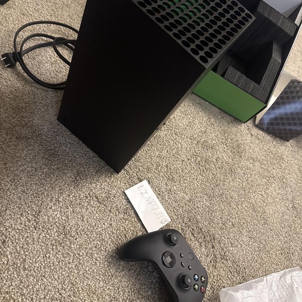 Xbox Series X (2020) - 1 TB, Black, standard