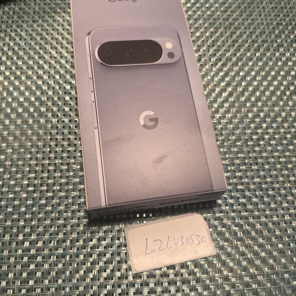 Google Pixel 10 Pro XL - Unlocked, 512 GB, Moonstone, GUL82