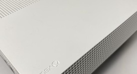 Good
													Xbox One S (2016) - White, 1 TB, photo 4 of 10