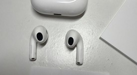 Used
													Apple AirPods 3rd Gen - Lightning Case, photo 3 of 3