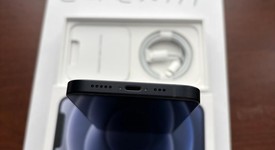 Mint
													Apple iPhone 12 - Unlocked, Black, 64 GB, A2172, photo 4 of 7