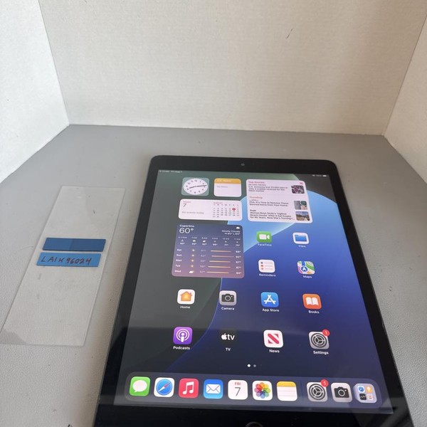 Apple iPad (8th Gen) - Unlocked, 32 GB, Gray, A2428