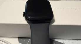 Good
													Apple Watch Series 9 45mm - Unlocked, Midnight, A2984 - Cellular, Aluminum, photo 5 of 8