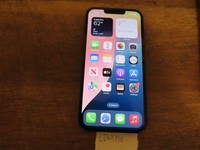 Apple iPhone 13
