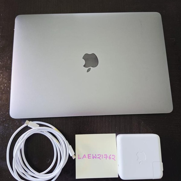 MacBook Pro 2019 - 13 inch - 128 GB, Gray, 8 GB, Intel Core i5