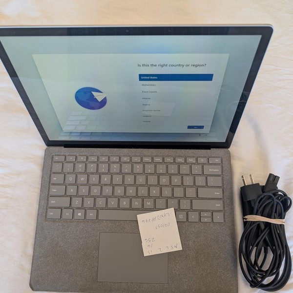 Microsoft Surface Laptop 2 - 256 GB, Platinum, 16 GB, Intel Core i5