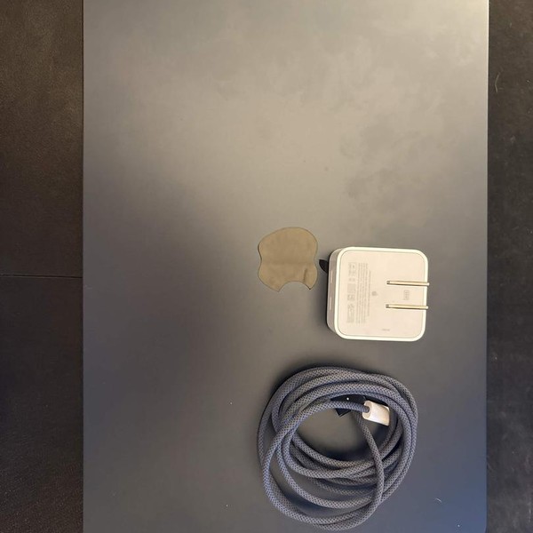 MacBook Air 2024 (M3) - 15 inch - 256 GB, Midnight, 8 GB, Apple M3, 10-core GPU