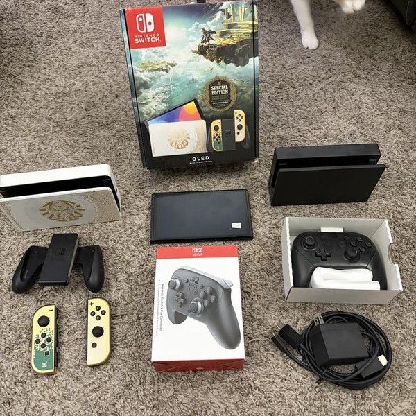 Nintendo Switch - OLED - 64 GB, White, The Legend of Zelda: Tears of the Kingdom Edition