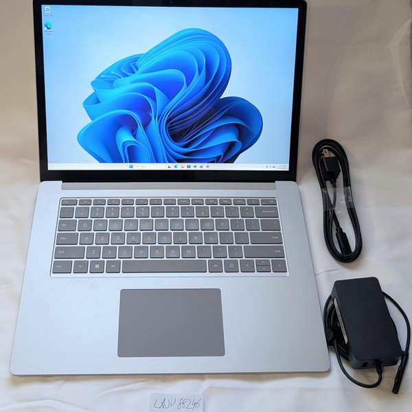Microsoft Surface Laptop 5 - 256 GB, Platinum, 8 GB, Intel Core i7, 15 inch