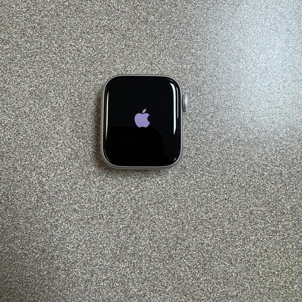 Apple Watch SE (3rd Gen) 40mm - Unlocked, Starlight, A3326 - Cellular