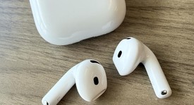 Used
													Apple AirPods 4th Gen - Active Noise Cancellation, photo 4 of 9