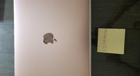 Good
													MacBook Air 2019 - 13" - I5, Gold, 128 GB, 8 GB, photo 2 of 6