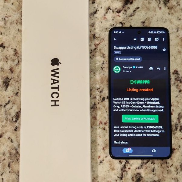 Apple Watch SE 1st Gen 40mm - Unlocked, Gray, A2353 - Cellular, Aluminum