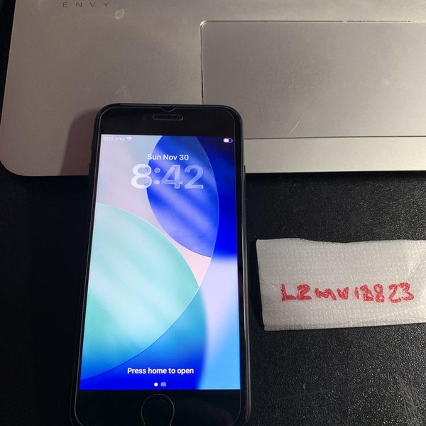 Apple iPhone SE 3rd Gen 2022 - Unlocked, 128 GB, Midnight, A2595