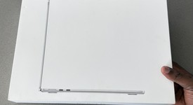 New
													MacBook Air 2025 (M4) - 13" - Apple M4, Silver, 256 GB, 16 GB, photo 2 of 4
