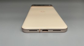 Good
													Google Pixel 8 - Verizon, Rose, 128 GB, 8 GB, GKWS6, mmWave 5G, photo 3 of 8