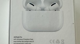 Used
													Apple AirPods Pro 1st Gen - MagSafe Case, photo 2 of 5