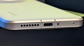 Mint
													Xiaomi 15 Ultra - Unlocked Non-US, White, 512 GB, 16 GB, photo 4 of 11