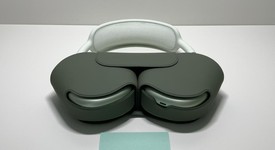 Used
													Apple AirPods Max - Green, photo 1 of 3