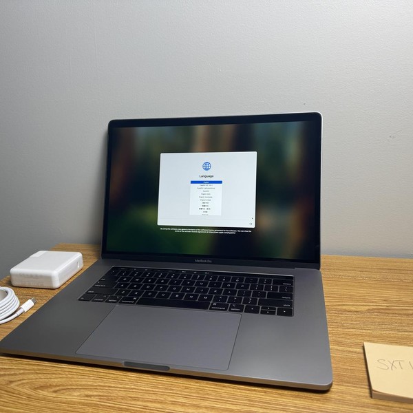 MacBook Pro 2018 (With Touch Bar) - 15 inch - I7, Gray, 512 GB, 16 GB