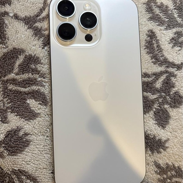 Apple iPhone 16 Pro Max - Unlocked, 1 TB, White, A3084