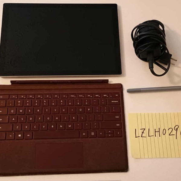 Microsoft Surface Pro 5 (2017) - Wi-Fi, 512 GB, Burgundy, 16 GB