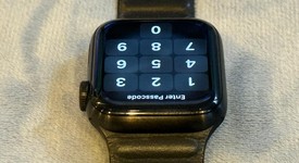 Mint
													Apple Watch Series 5 40mm - Unlocked, Black, A2094 Cellular, Titanium, photo 3 of 8