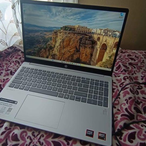 HP Omnibook Laptop