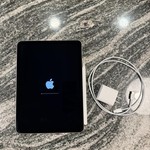 Fair Apple iPad Air 5th Gen - Wi-Fi, Pink, 64 GB, A2588