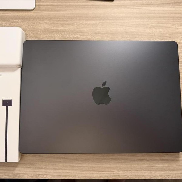 MacBook Pro 2026 - 14 inch (M5) - 1 TB, Space Black, 24 GB, Apple M5 Pro 15-core (16-core GPU), Nano-texture Display