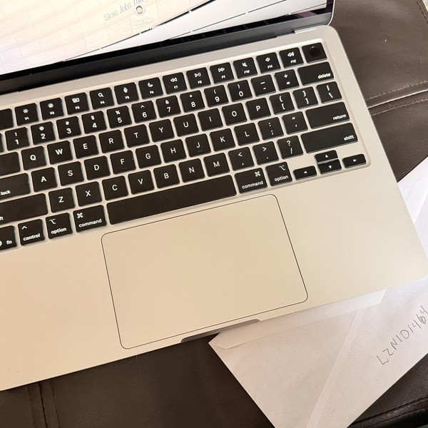 MacBook Air 2025 (M4) - 13 inch - 1 TB, Silver, 24 GB, Apple M4