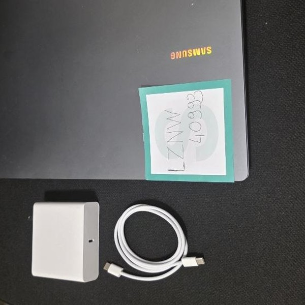 Samsung Galaxy Book4 Ultra - 1 TB, Moonstone Gray, 32 GB, Intel Core Ultra 7, 16 inch